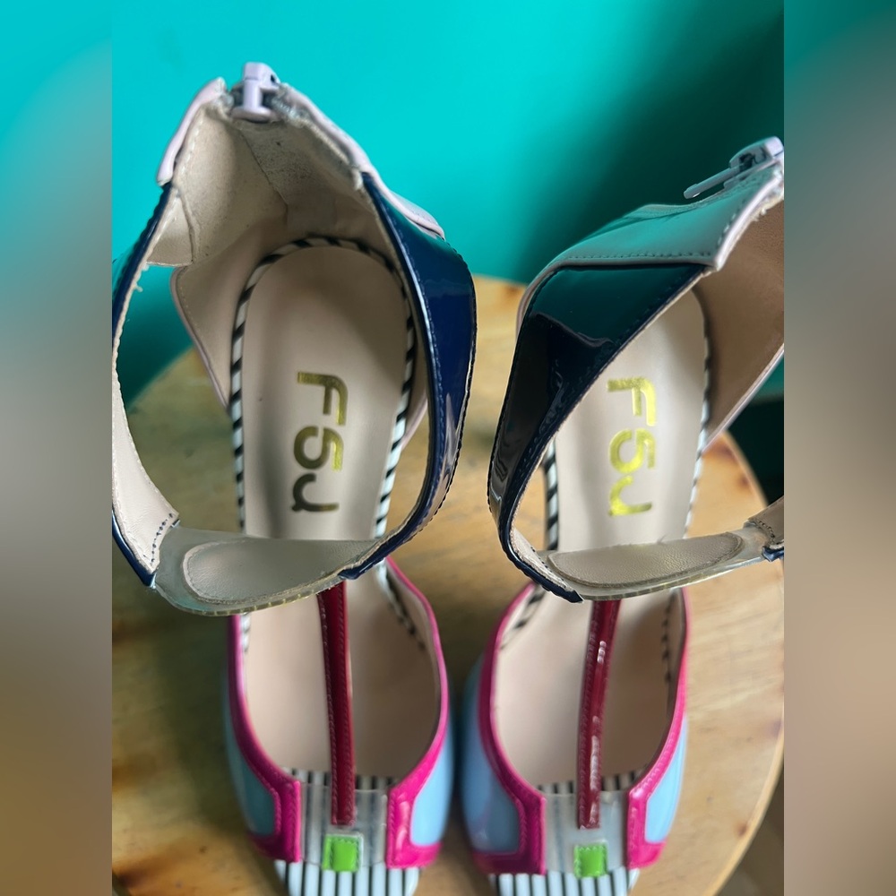 FSJ Multicolor Patent Leather T-Strap Heels | Gold Chain Block Heel | 8.5 - Picture 7 of 8